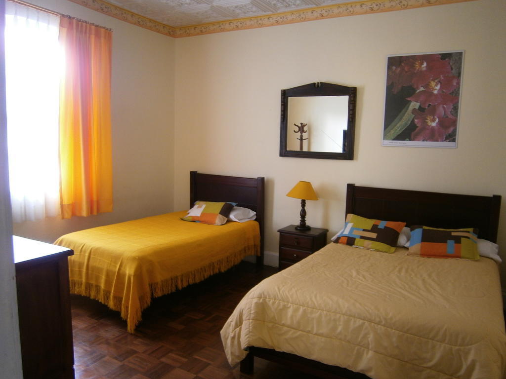 The Yellow House Quito Buitenkant foto